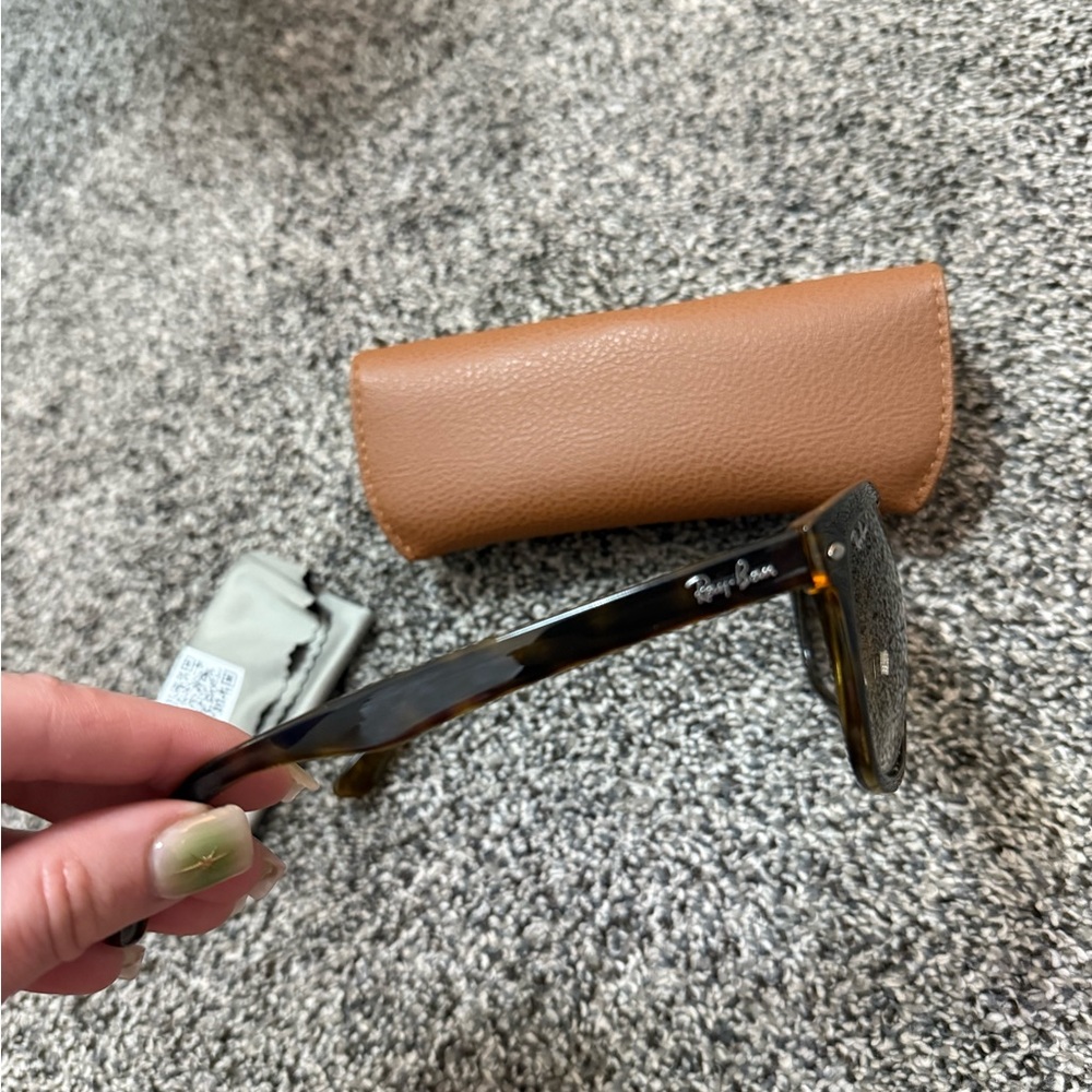 Ray-Ban RB4147 Boyfriend Sunglasses Havana Tortoise Frame Brown Gradient Lenses - Picture 3 of 7